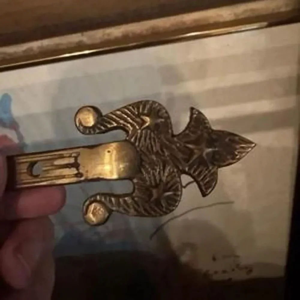 N/A corona decor